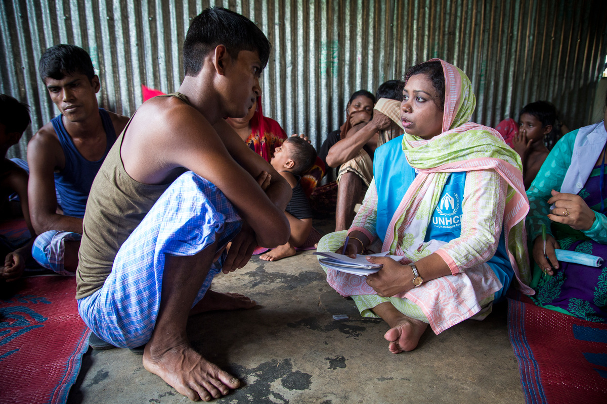 Bangladesh. Psychologists help Rohingya survivors