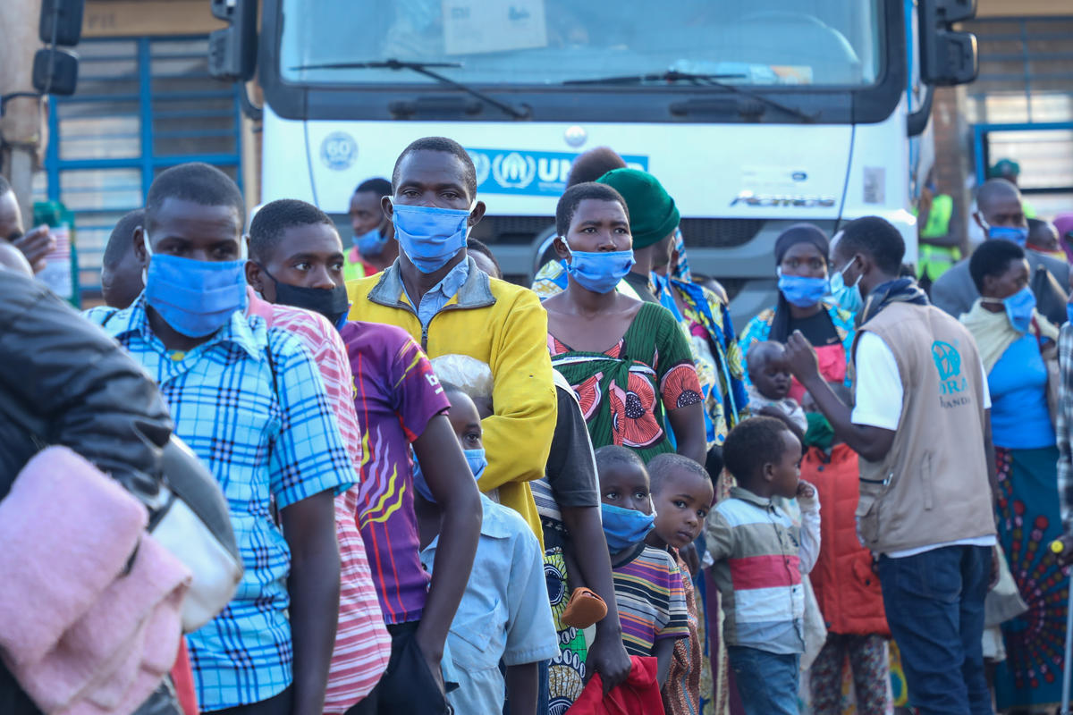 Rwanda. The first group of Burundian refugees returns home after 5 years of exile in Mahama camp