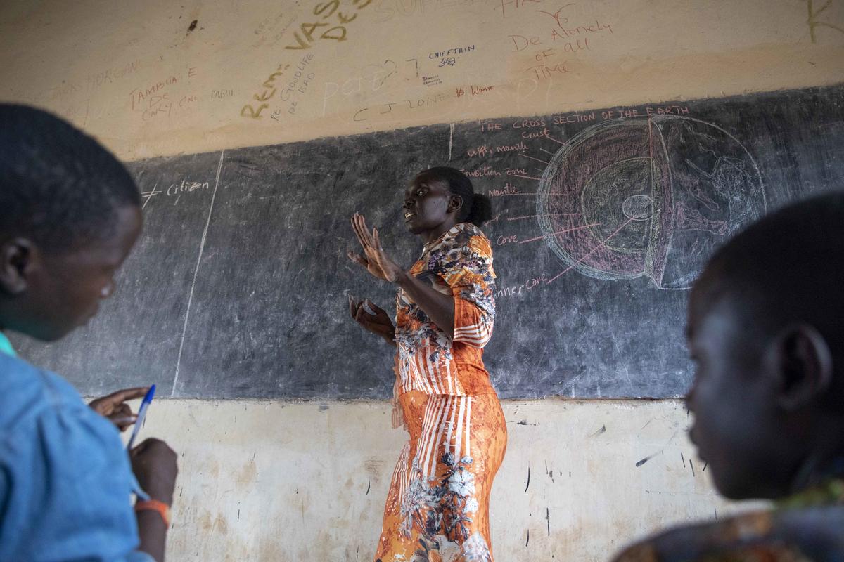 South Sudan. Parents build new classrooms for overcrowded refugee school