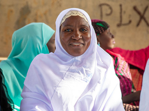 Niger. Ousseina leads a network of forcibly displaced and host community women in Diffa, that promotes solidarity, savings, and self-reliance.