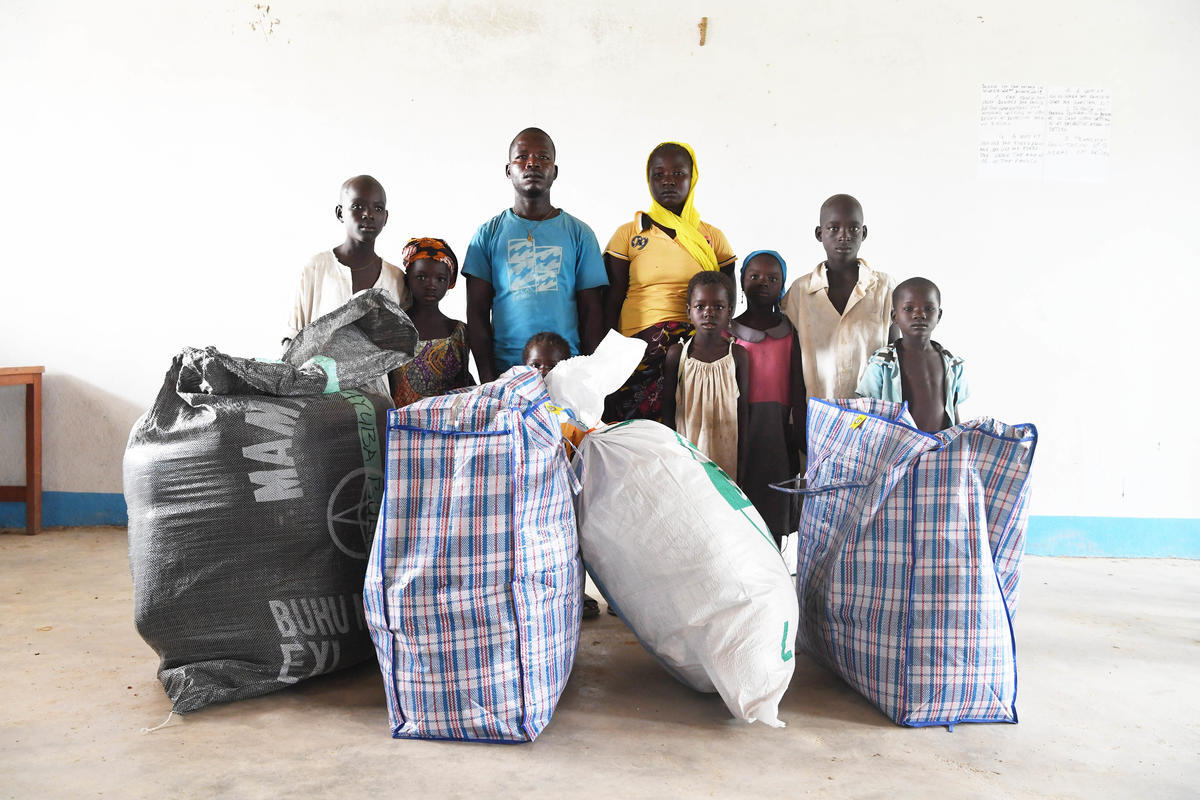 Cameroon. Nigerian refugees volunteer to be repatriated