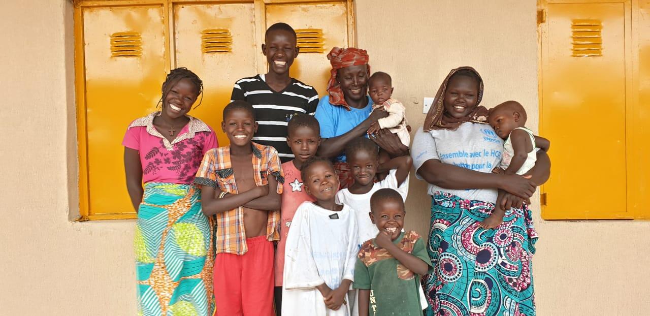 Nigeria. Refugees return voluntarily from Cameroon