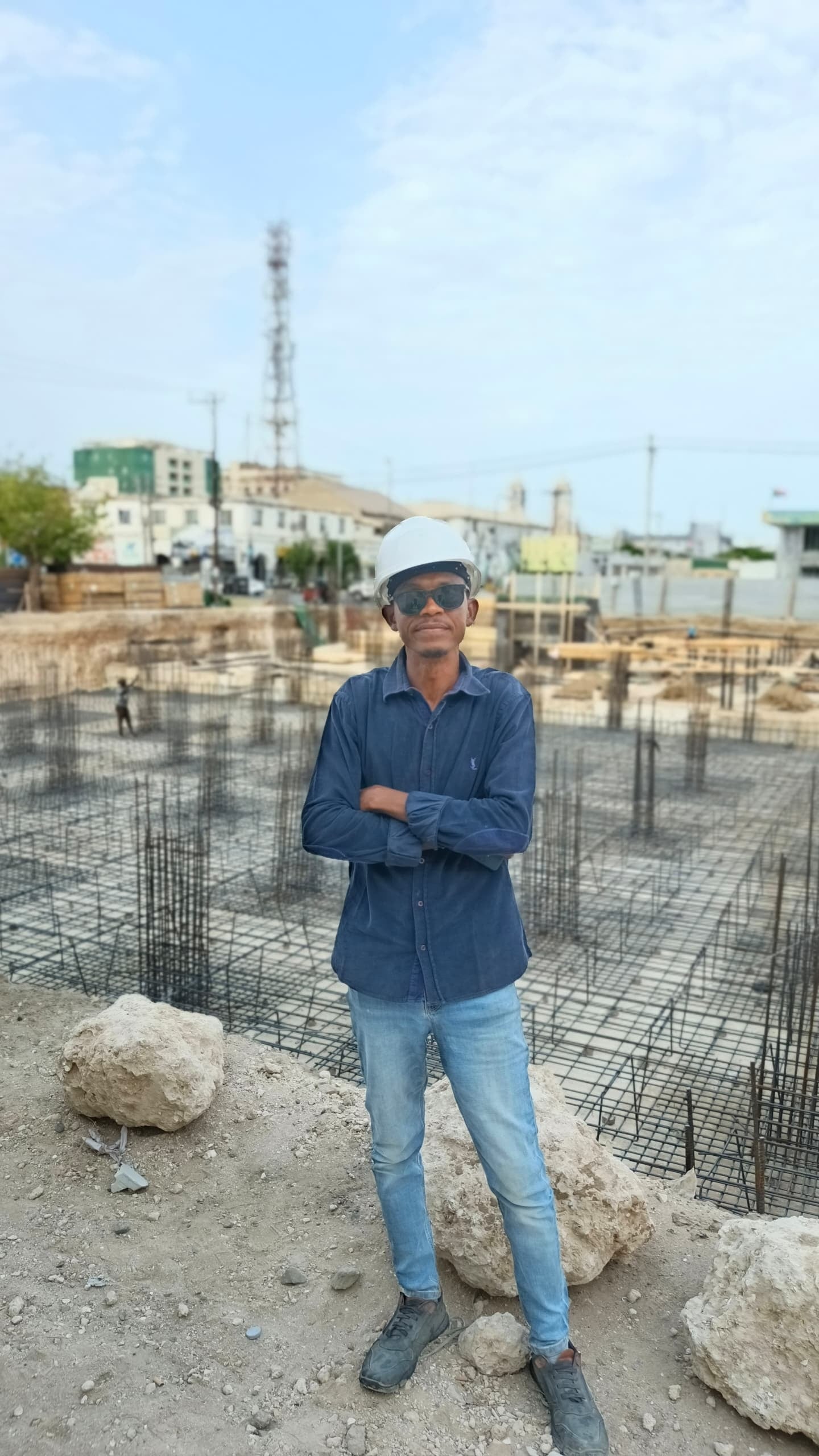 Azhari uses his knowledge in Civil Engineering after pursuing his degree at the University of Kordofan.