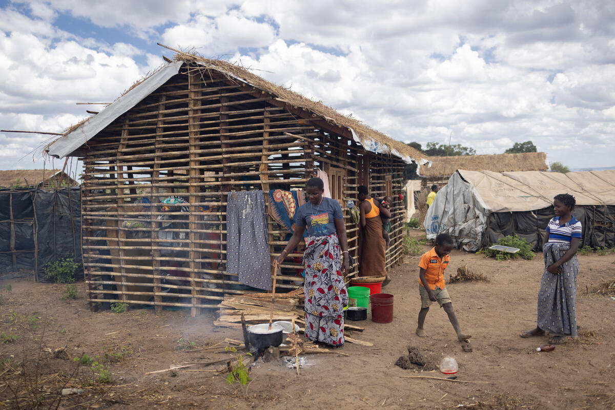 Mozambique. Internally displaced people shelter at Lianda site in Mueda