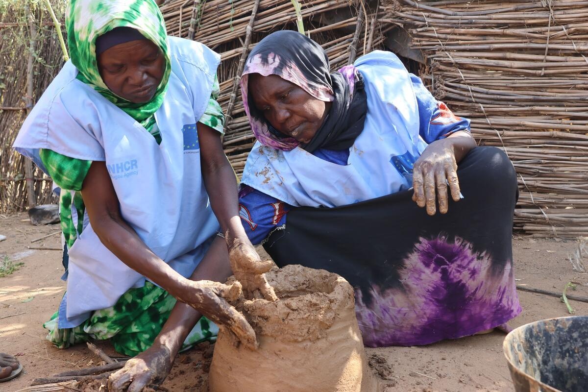 Chad. Refugee team manufactures environmentally improved stoves