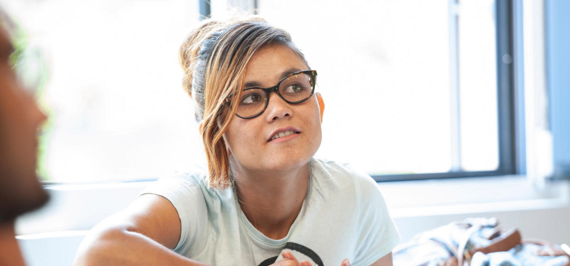 Austria. Refugees learn media skills on Austrian news magazine course