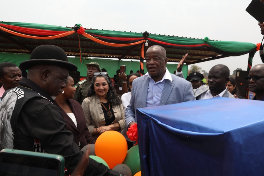Zambia's Minister of Home Affairs and Internal Security, Hon. J. Jack Mwiimbu, launching the World Bank IDA20-funded Zambia Refugee and Host Community Project at Meheba Settlement in Zambia. 