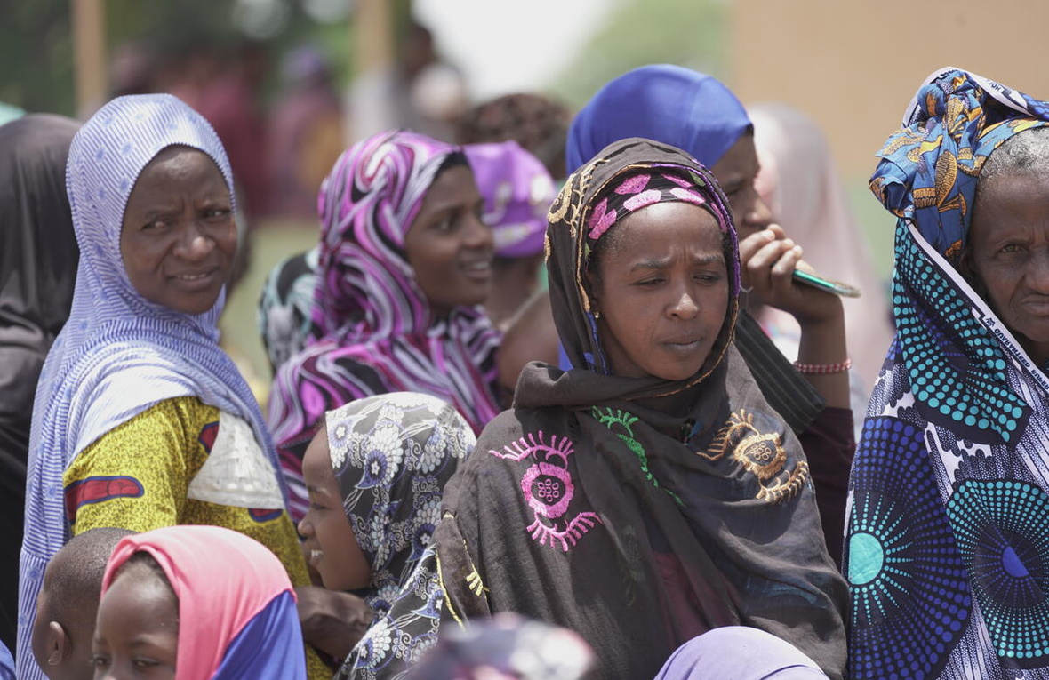Côte d'Ivoire. Women who have fled from Burkina Faso gathered in a school to be identified by UNHCR partners