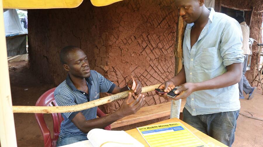 Uganda. Mobile access for refugees