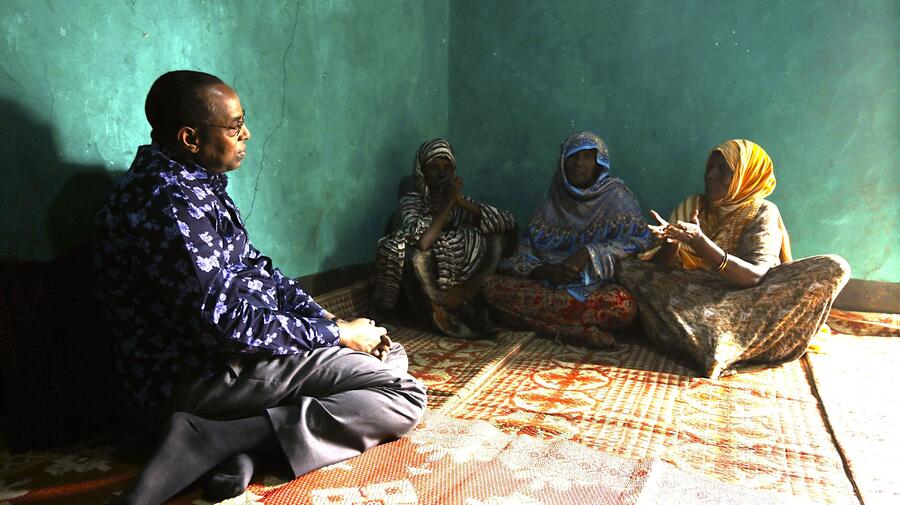 UNHCR Special Envoy with Somali refugees in Ethiopia