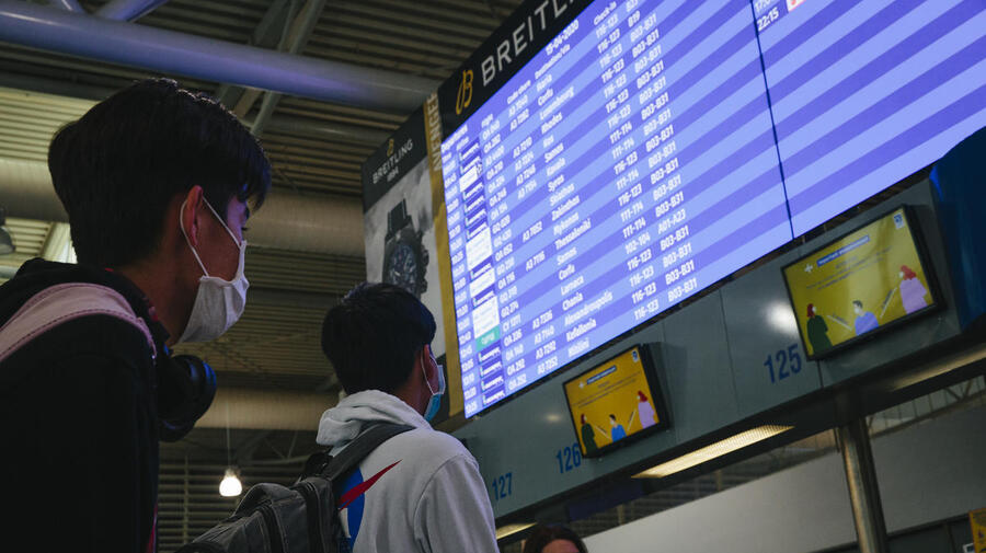 Greece. The first twelve unaccompanied children leave Greece on a chartered flight to Luxembourg under a new EU relocation scheme for 1,600 children.