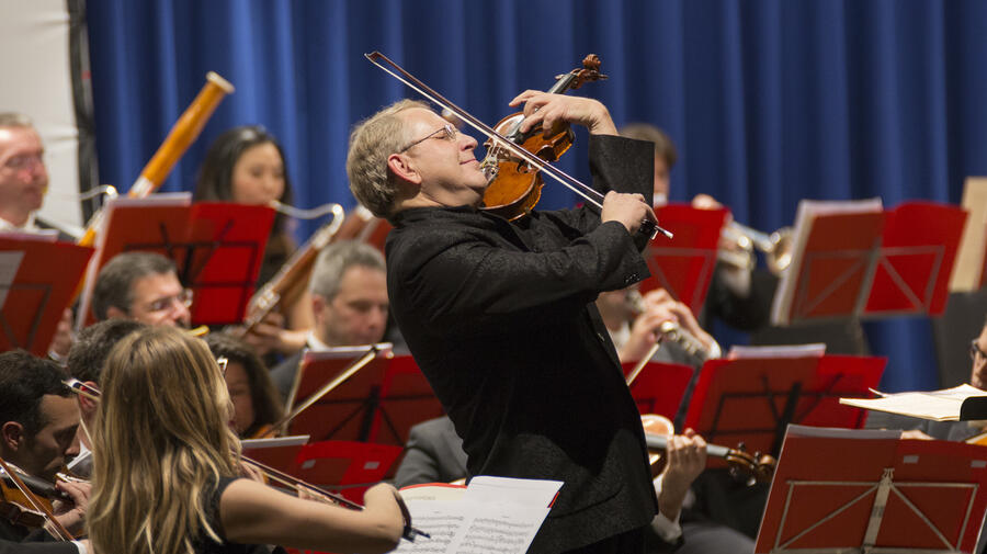 Maestro Shlomo Mintz is the main organizer of United in Music