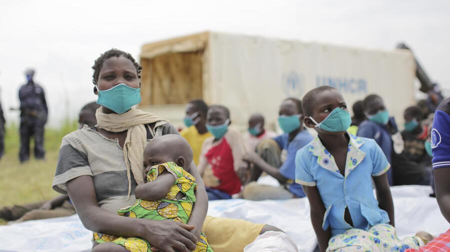 Uganda. Borders opened to thousands fleeing Congo violence