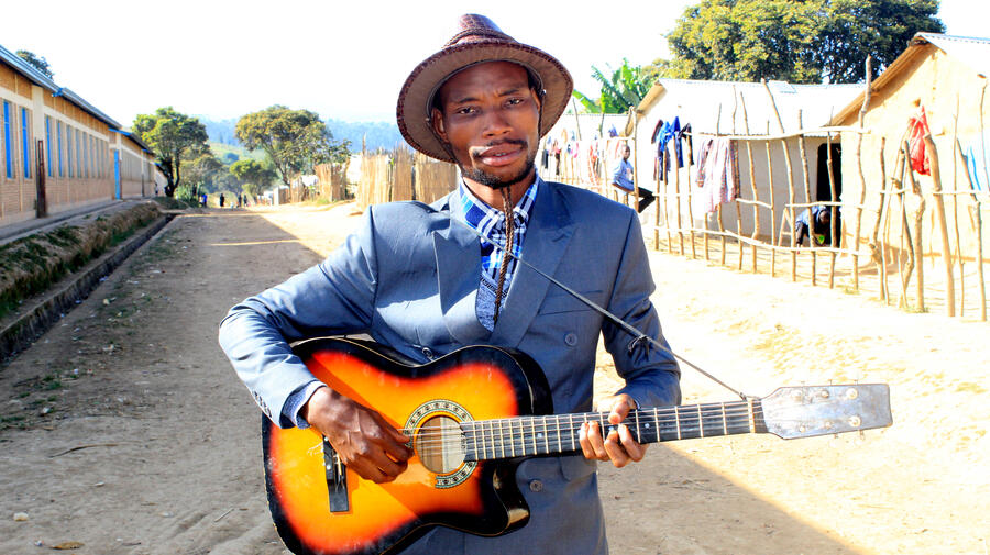 Burundi. Congolese singer spreads awareness on Covid-19