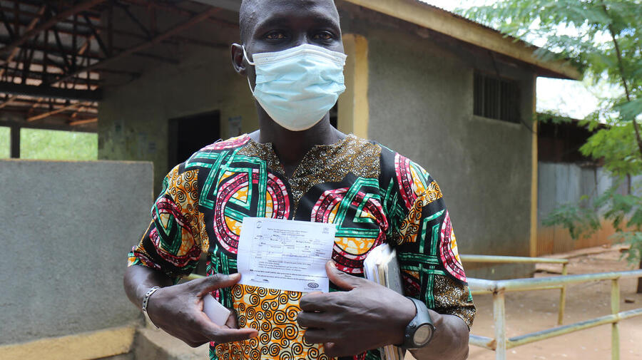 Ethiopia. Refugee health workers are vaccinated for COVID-19