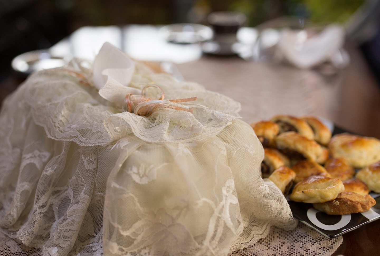 Traditional pastry and handicraft home-made by Iraqi Armenians © UNHCR/Areg Balayan