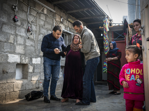 Iraq. Syrian refugee doctor treats patients while living in exile
