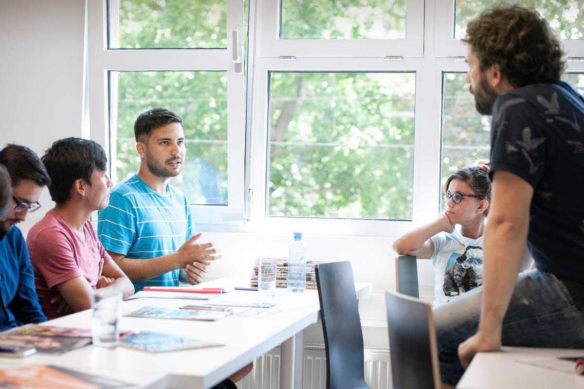 Austria. Refugees learn media skills on Austrian news magazine course
