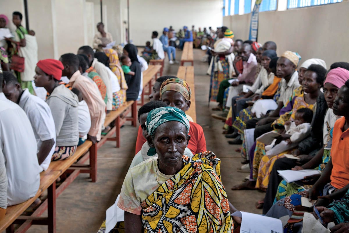 UNHCR High Profile supporter Helena Christensen visited and photographed Burundian refugees in Mahama camp, Rwanda.