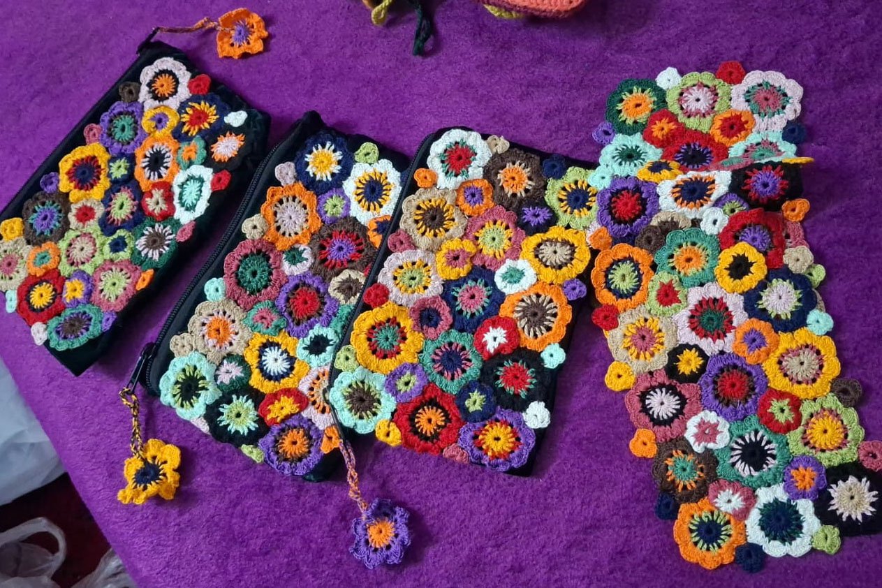 Pocket purses created by Afghan refugee women now reaching new customers through social media with the help of Kutch artisans