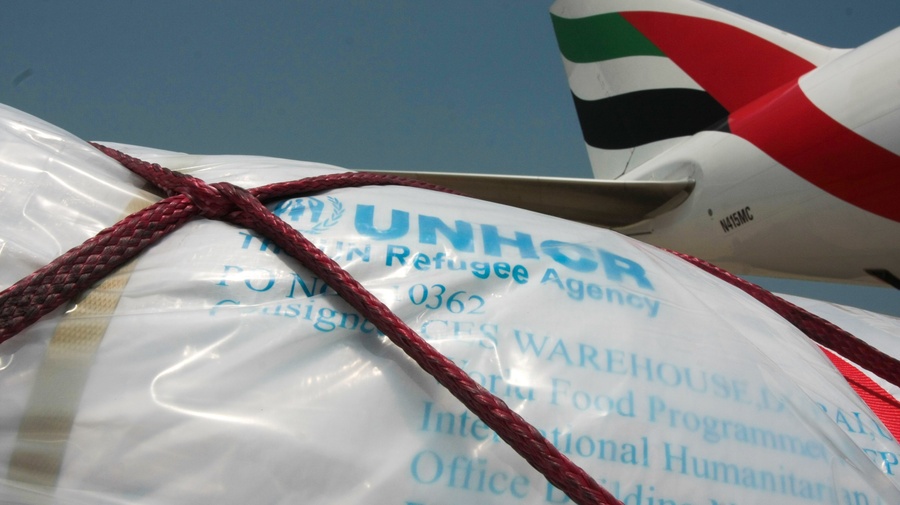 The first UNHCR emergency airlift flight for Sri Lanka arrives in Colombo.