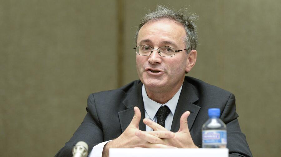 UNHCR Director for Europe Vincent Cochetel addresses a conference.