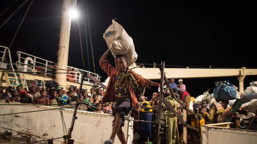 Tanzania. Burundian refugees are transferred to Kigoma