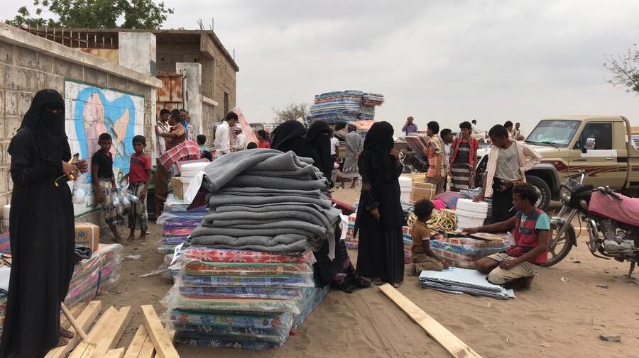 Yemen. Distribution to newly displaced