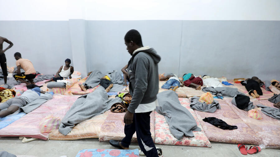 Libya. UNHCR chief visits refugees at Tariq al-Sikka detention facility