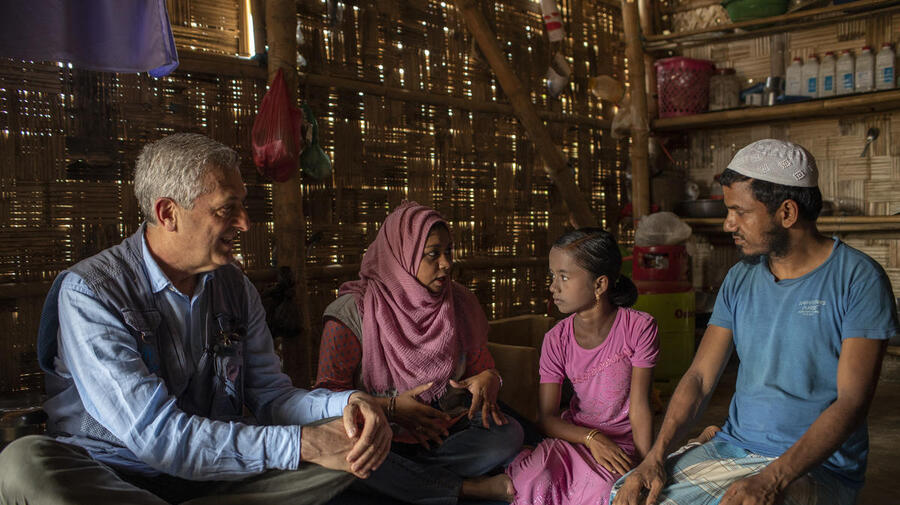 Bangladesh. Rohingya youth spearhead project to foster mental health