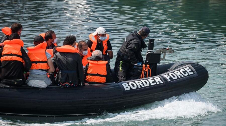 United Kingdrom. Migrants Cross The English Channel From France
