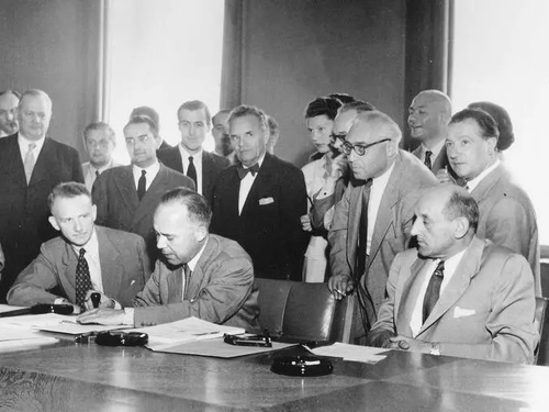 Bild der Unterzeichnung der Genfer Flüchtlingskonvention