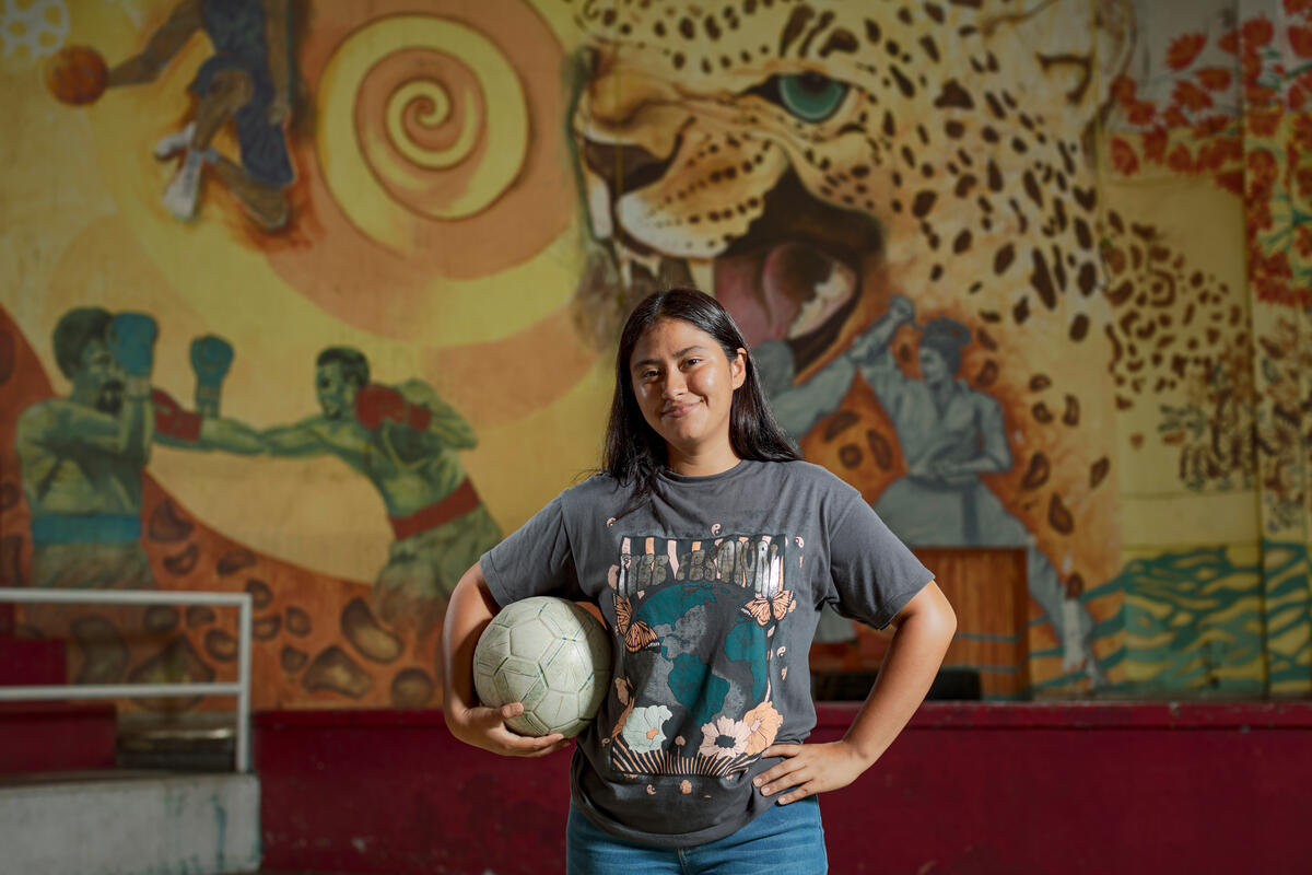 Mexico. DAFI scholar from Honduras studies chemistry in Tapachula