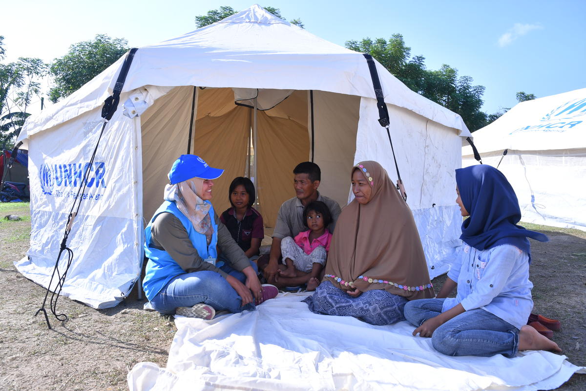 Indonesia. Tent distribution