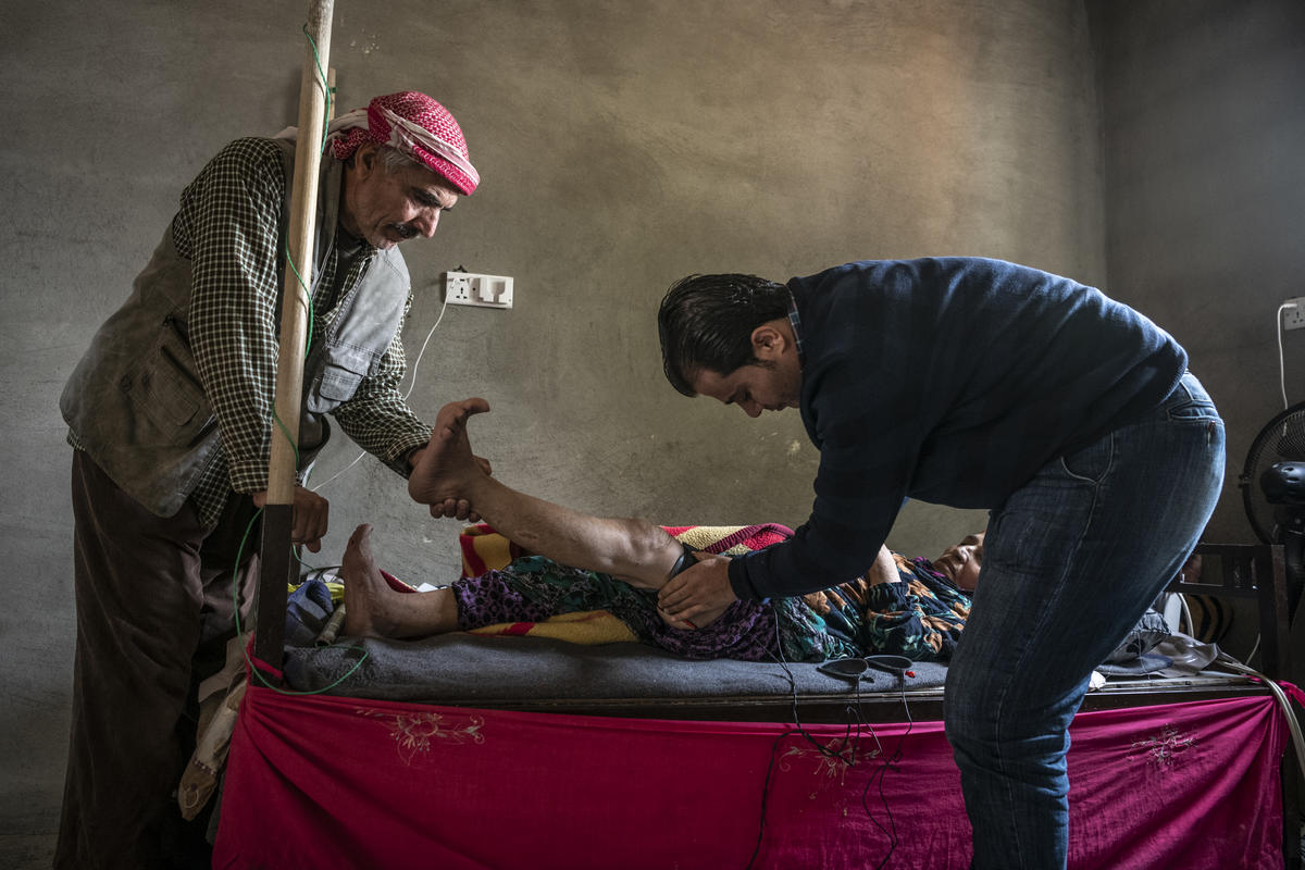 Iraq. Syrian refugee doctor treats patients while living in exile