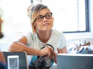 Austria. Refugees learn media skills on Austrian news magazine course