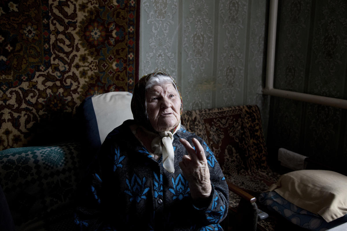 UNHCR High Profile Supporter Helena Christensen meets internally displaced older people in Ukraine
