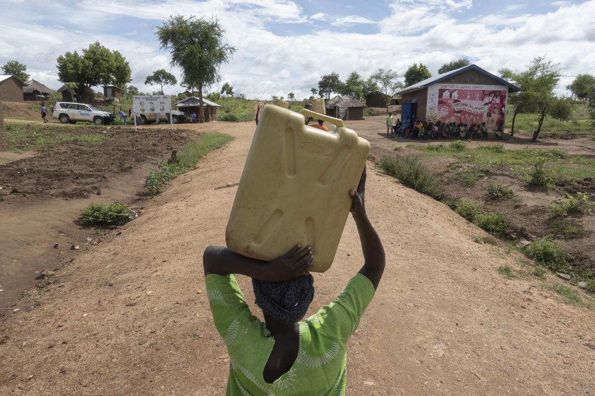 Uganda. Solar power delivers clean water to South Sudanese refugees' doorstep