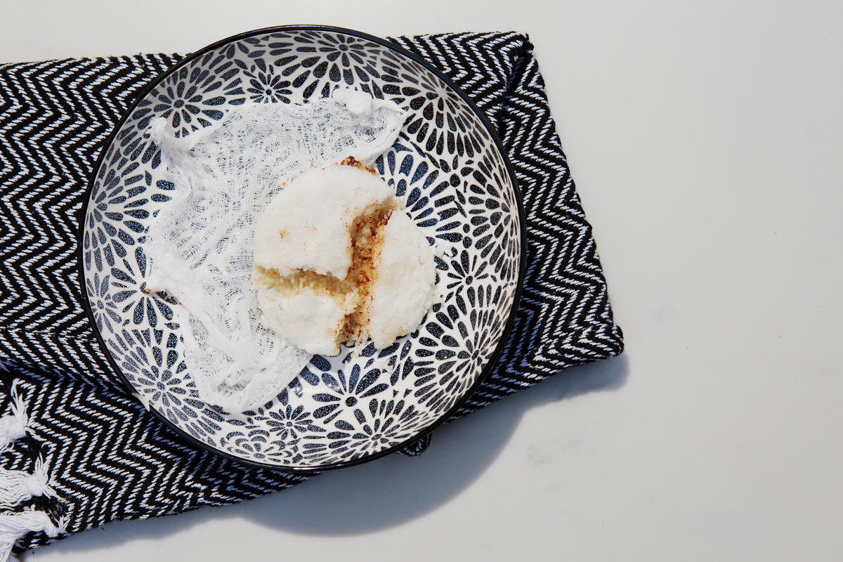 Canada. Christmas cookbook celebrates refugees' recipes from home