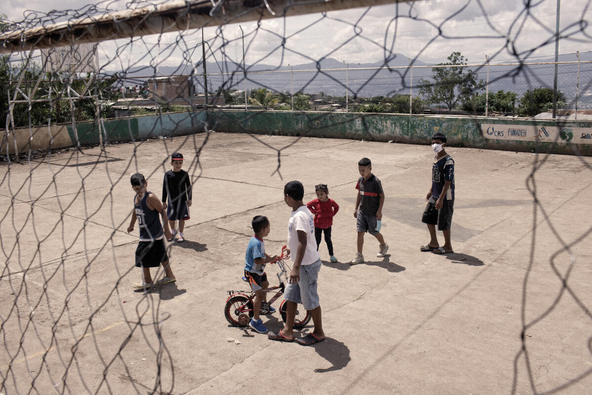 Honduras. Social worker wins Nansen Refugee Award Regional Prize for Americas.