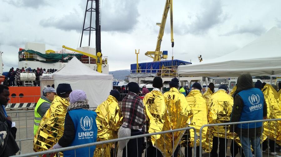 Italy. Sea landing in Messina of 300 survivors at sea. 2 were dead before the others were rescued.