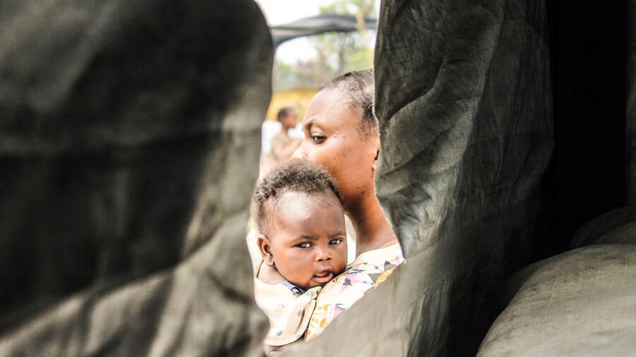 Angola. Congolese refugees relocated to new settlement