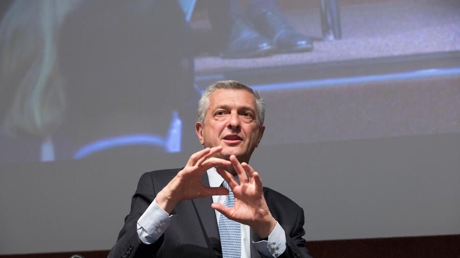 Switzerland. UN High Commissioner for Refugees opens NGO Consultations