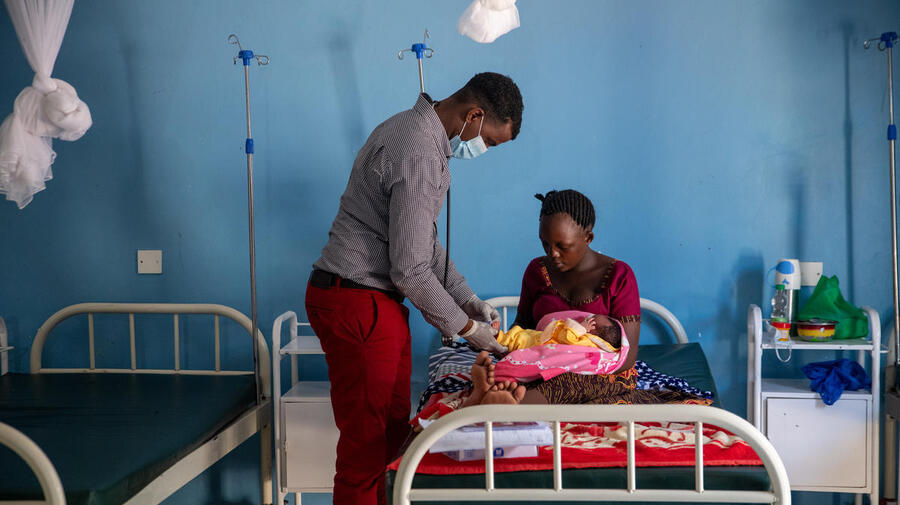 Kenya. Refugees and host community access maternal health during COVID-19