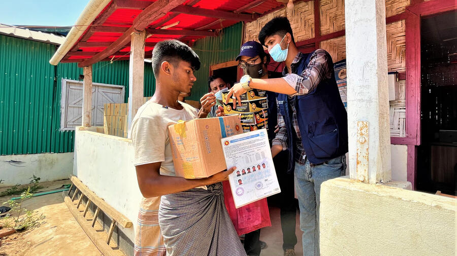 Bangladesh. Emergency food support has been provided to the survivors of a massive fire at Kutupalong.