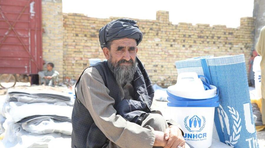 Pakistan. UNHCR provides support for refugees and host communities caught in Pakistan floods