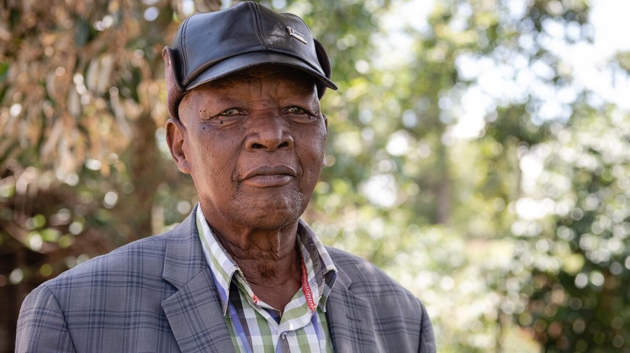 Moses Mwanga Kapchekwengu, miembro de la comunidad apátrida de Benet, lleva décadas defendiendo los derechos de su pueblo.