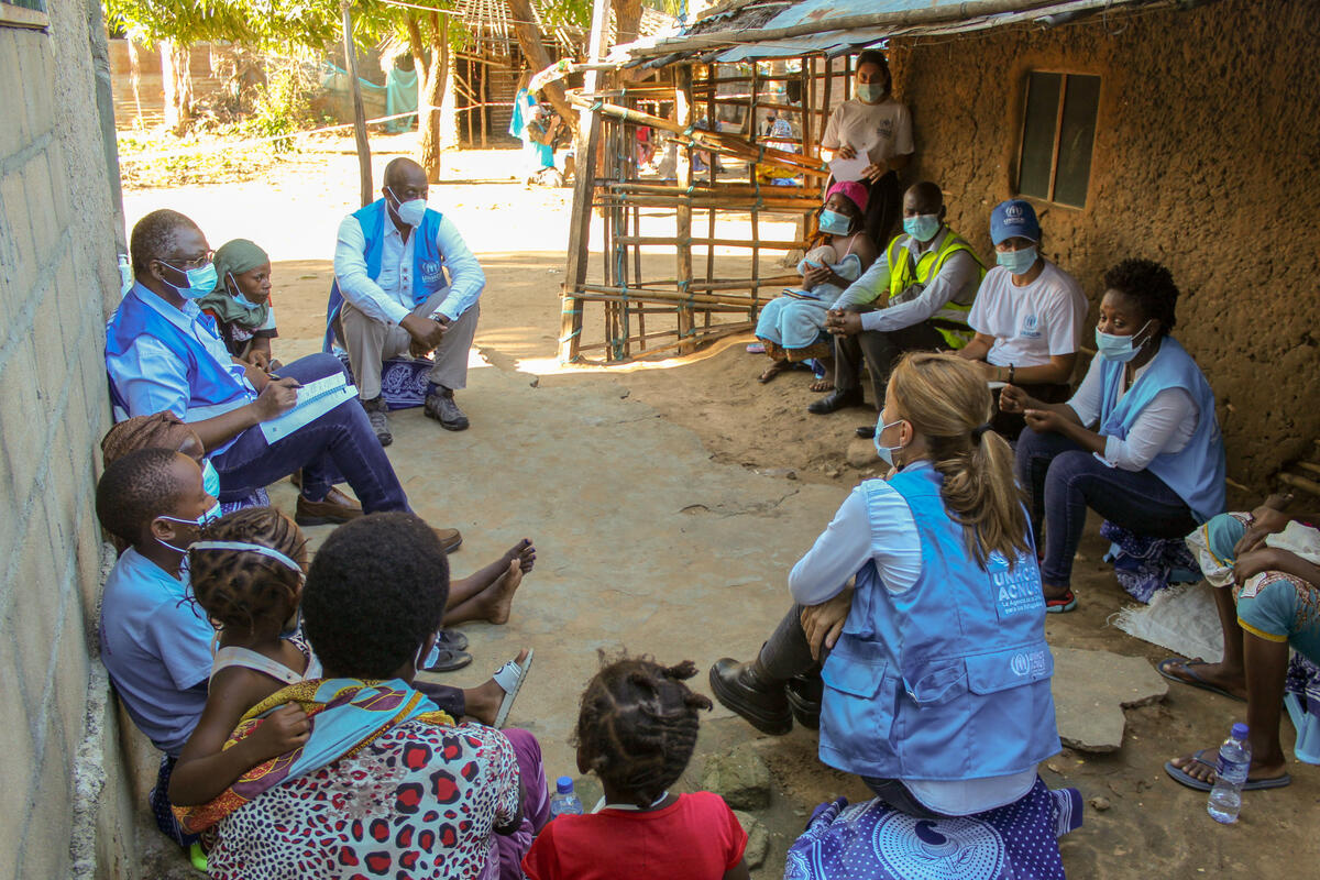 Mozambique. Assistant High Commissioners visit displaced families in crisis-torn northern provinces
