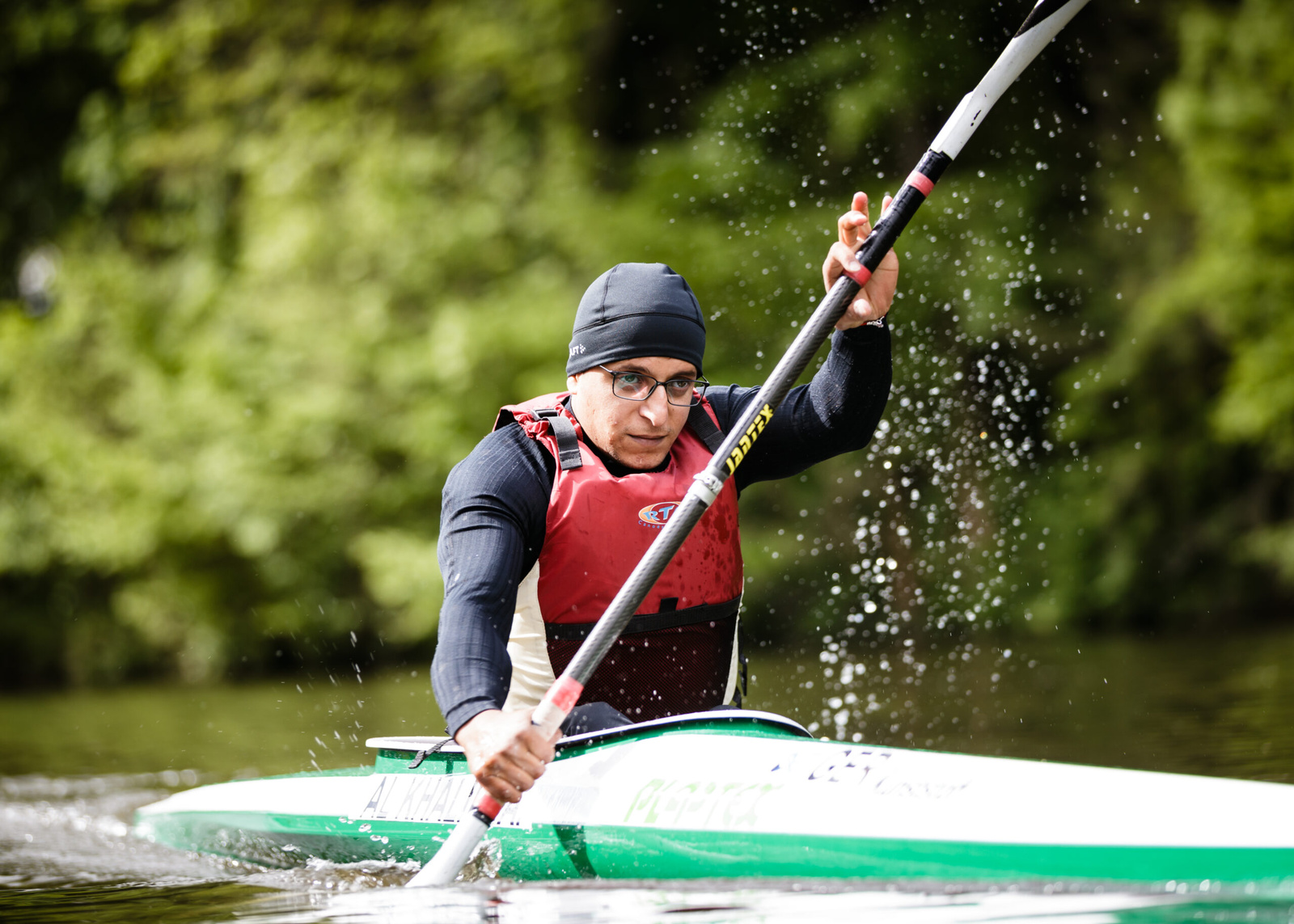 Le réfugié syrien Anas Al Khalifa lors d'une séance d'entraînement de canoë à Halle, en Allemagne. © Getty Images / Reinaldo Coddou H.