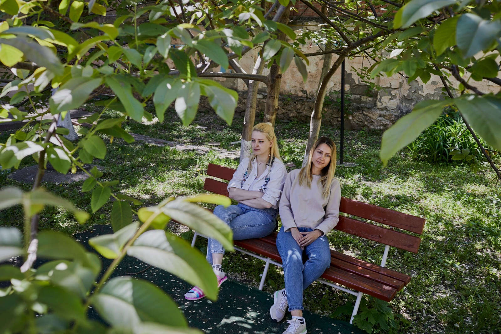 Vita et Natalya ont fui Odessa vers la Moldavie avec leurs enfants au début du mois de mars. © HCR/Andrew McConnell